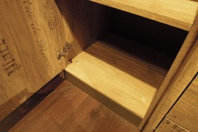 Шкаф для белья «Пилигрим» (Дуб Каньон светлый, Фон серый) в Оби - ob.katalogmebeli.com | фото 5